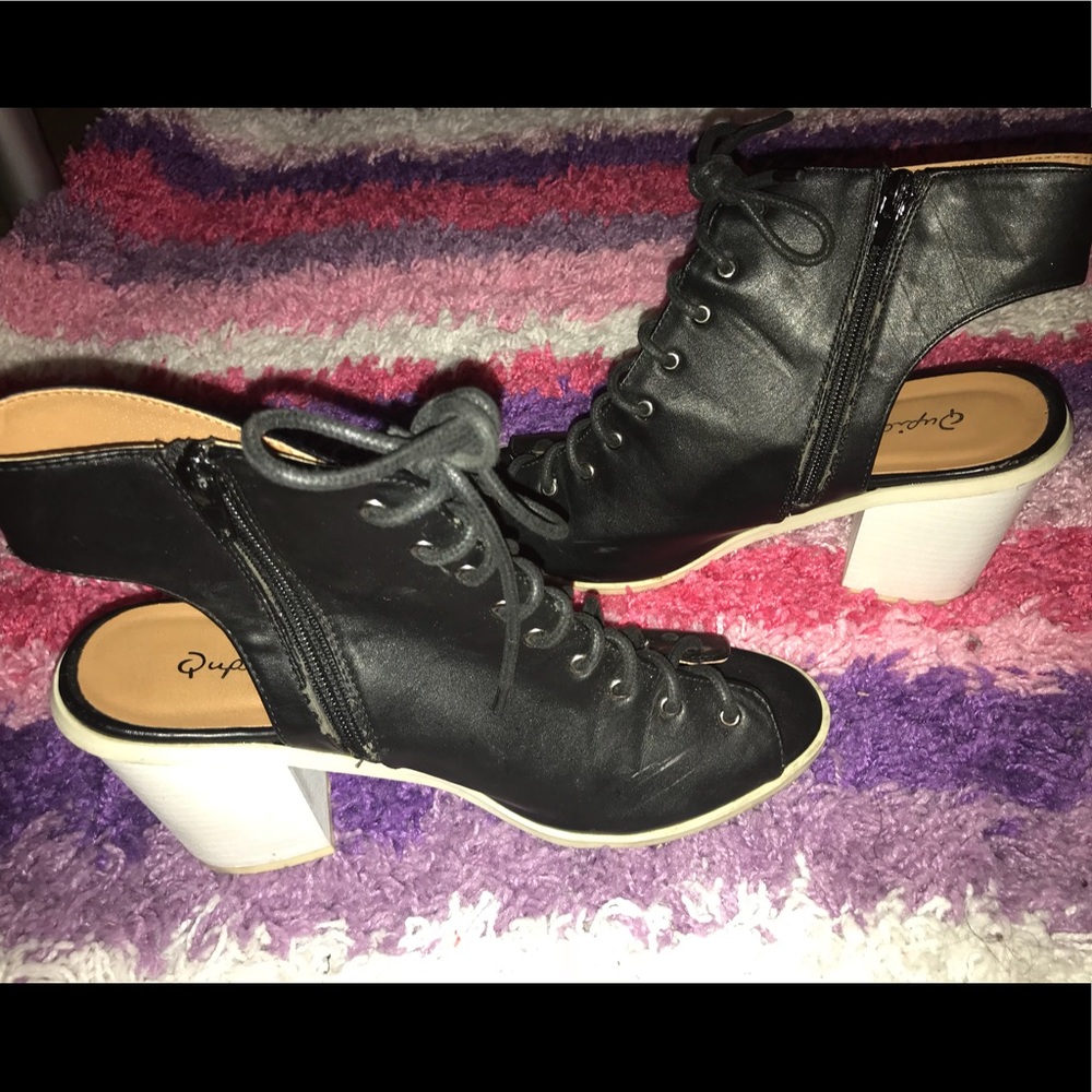 Open toe platform shoes 👠